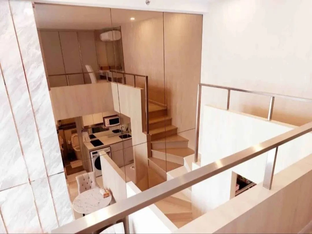 Knightsbridge Prime Sathorn for sale. High ceilings, plenty of natural light (no harsh sunlight), beautifully decorated.