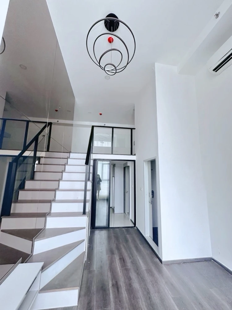 Selling KnightsBridge Space Rachayothin, 14th floor. Great location, great place to live. Book now!