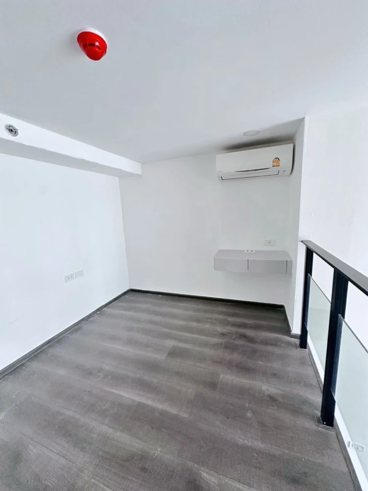 Selling KnightsBridge Space Rachayothin, 14th floor. Great location, great place to live. Book now!