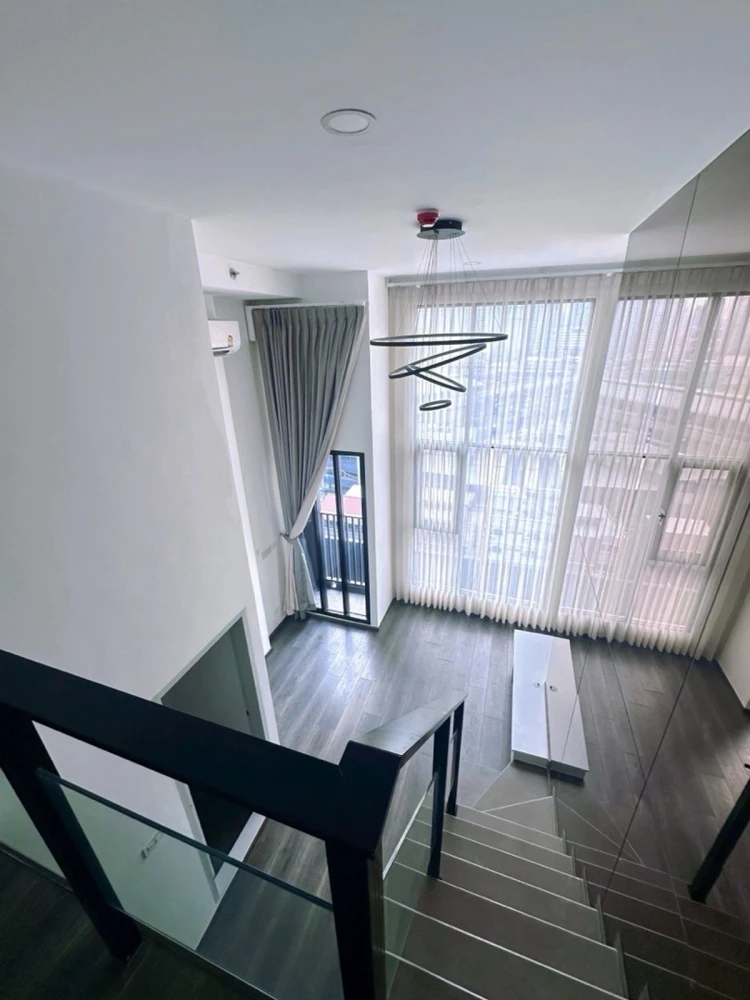 Selling KnightsBridge Space Rachayothin, 14th floor. Great location, great place to live. Book now!