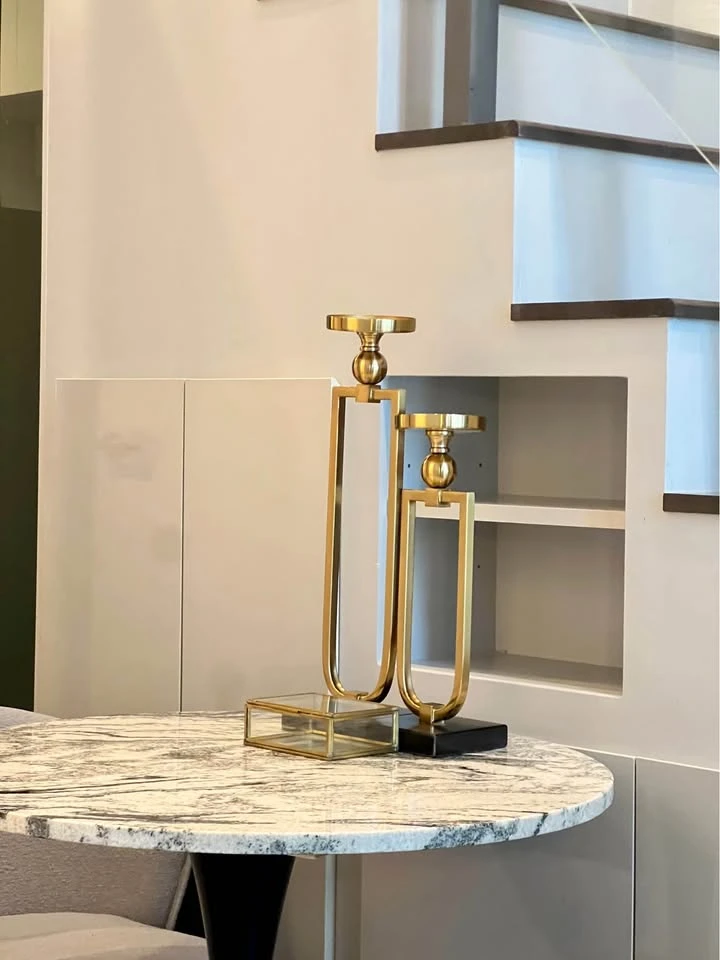 Selling a show unit from the developer at KnightsBridge Space Rama 9. The room is stunning! Don't miss out!