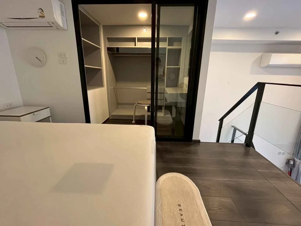Knightsbridge Space Ratchayothin for sale, very high ceiling, balcony facing north, facing Major Ratchayothin, open view, not blocked, reserve now.
