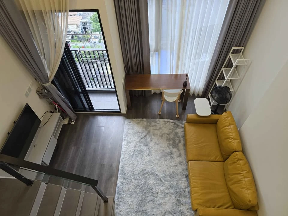 Knightsbridge Space Ratchayothin for sale, very high ceiling, balcony facing north, facing Major Ratchayothin, open view, not blocked, reserve now.