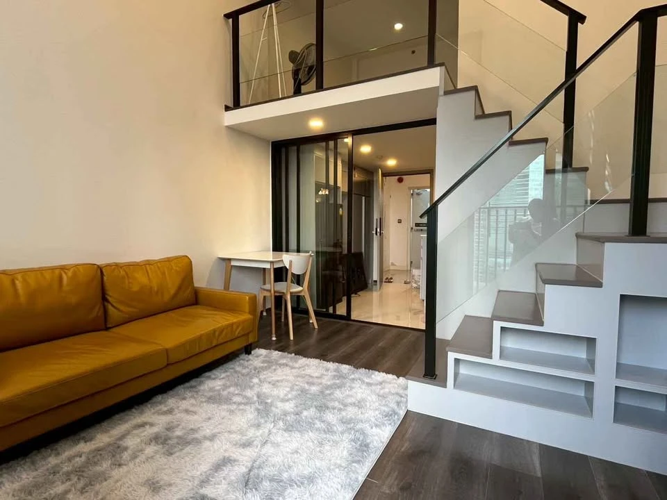 Knightsbridge Space Ratchayothin for sale, very high ceiling, balcony facing north, facing Major Ratchayothin, open view, not blocked, reserve now.
