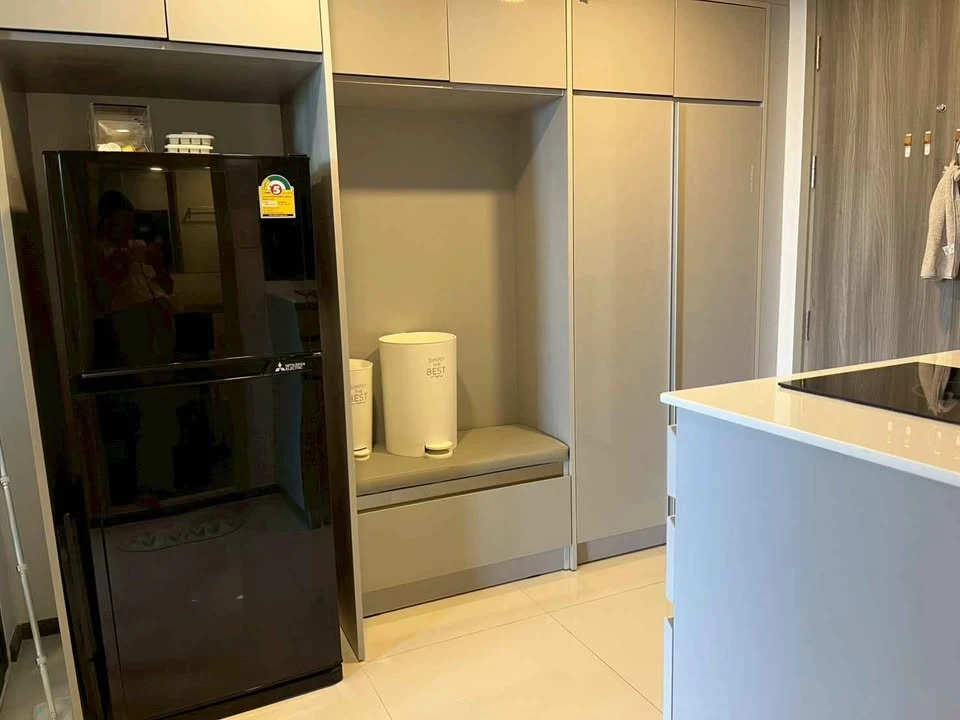Knightsbridge Space Ratchayothin for sale, very high ceiling, balcony facing north, facing Major Ratchayothin, open view, not blocked, reserve now.