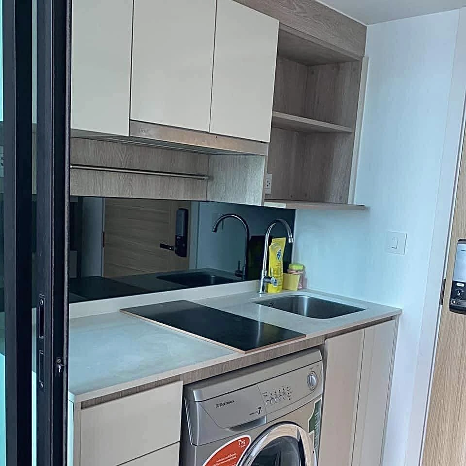 Knightsbridge Tiwanon for sale, a lovely room with high ceilings, airy and spacious, comes with complete amenities. Reserve now!