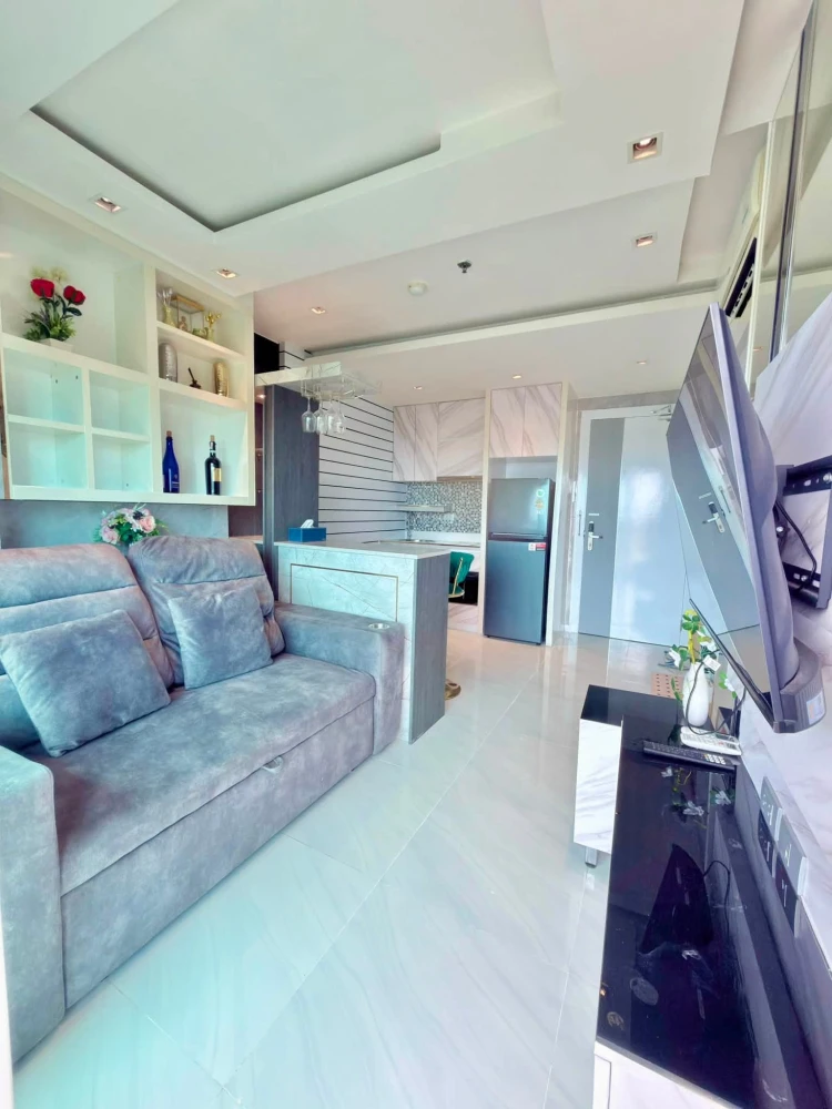 Selling La Santir condo, stunningly decorated with high-quality built-in furniture and gorgeous sea views. Book now!