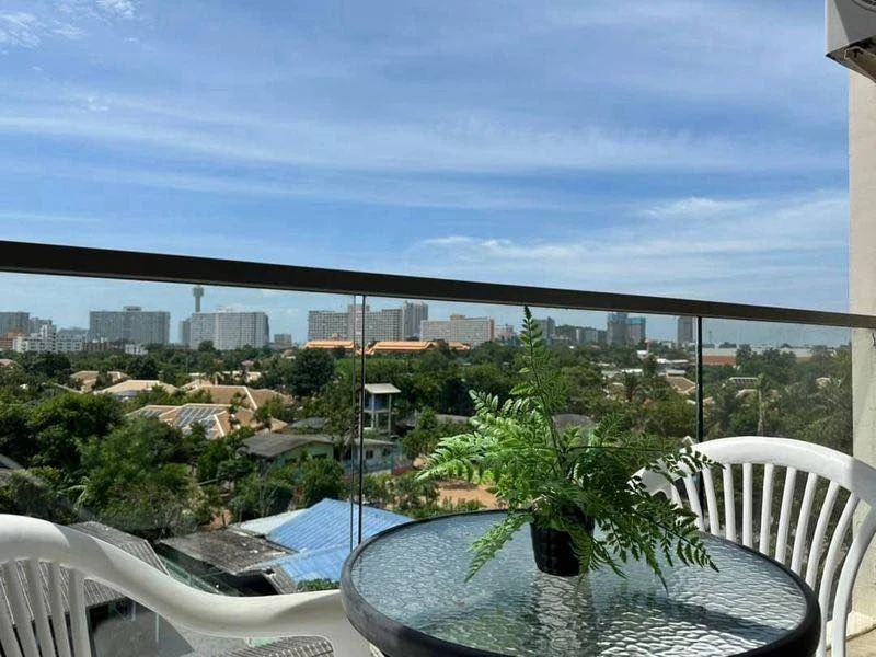 Selling Laguna Beach Resort 2, located near Jomtien Beach with stunning city views. Book now to secure your spot!