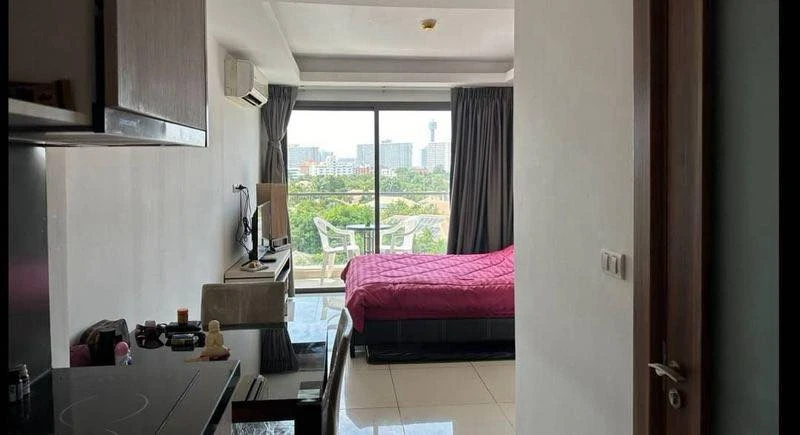 Selling Laguna Beach Resort 2, located near Jomtien Beach with stunning city views. Book now to secure your spot!