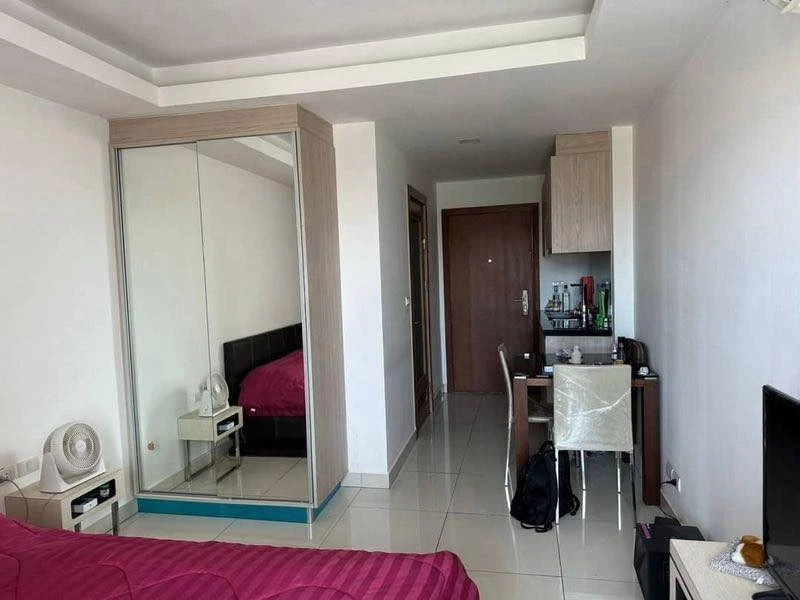 Selling Laguna Beach Resort 2, located near Jomtien Beach with stunning city views. Book now to secure your spot!