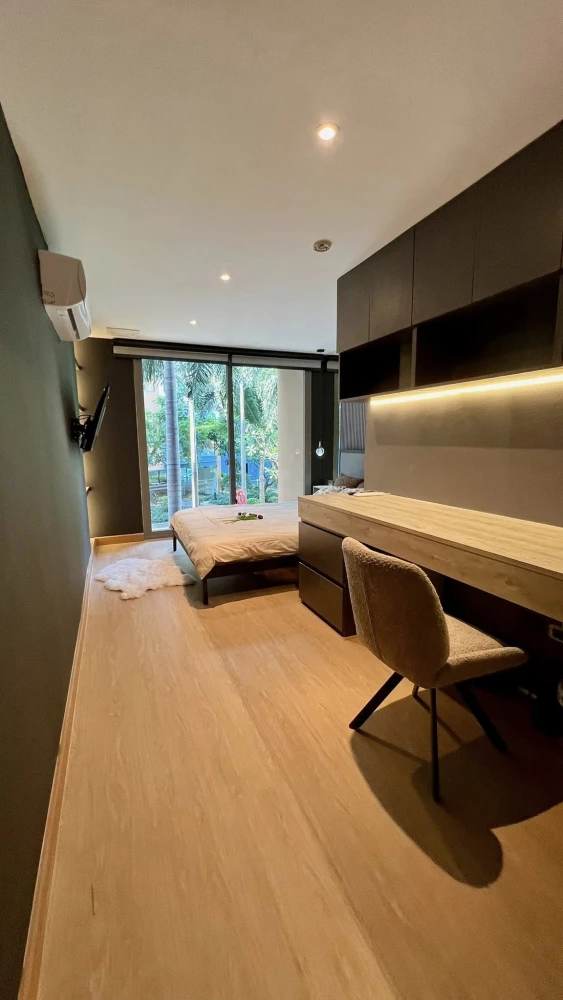 Laguna Beach Resort 2 for sale, beautiful rooms, fully furnished, ready to move in. Interested in owning one? Hurry and reserve now!