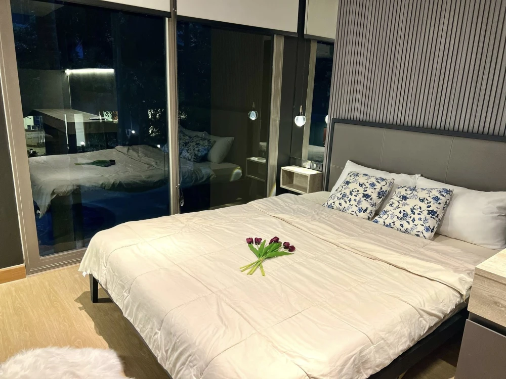 Laguna Beach Resort 2 for sale, beautiful rooms, fully furnished, ready to move in. Interested in owning one? Hurry and reserve now!