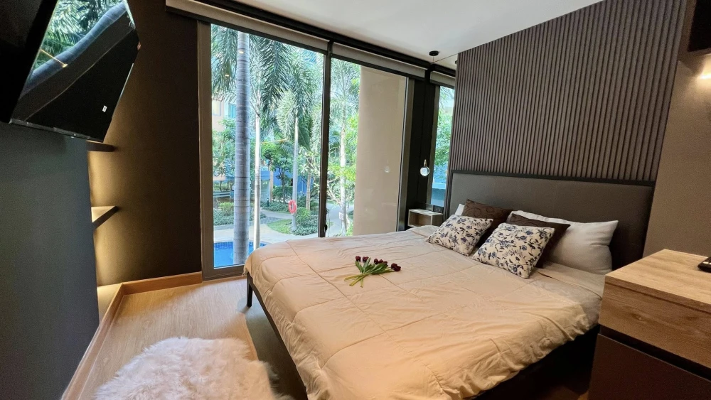 Laguna Beach Resort 2 for sale, beautiful rooms, fully furnished, ready to move in. Interested in owning one? Hurry and reserve now!