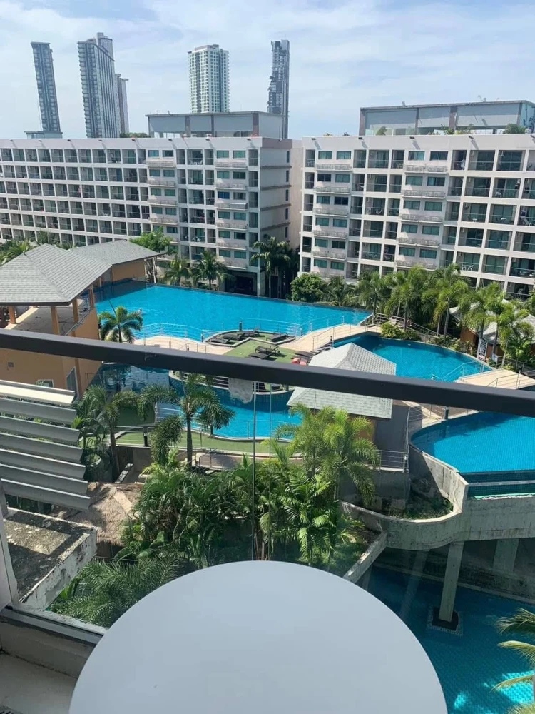 Laguna Beach Resort 3 - The Maldives for sale, 1 bedroom, 1 bathroom, great location, pool view, book now.