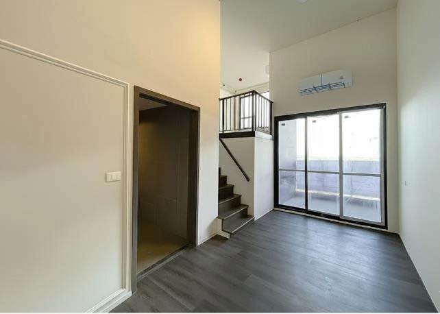 For sale: Landmark @Grand Station, high floor, nice and spacious, comfortable, hurry and reserve now!