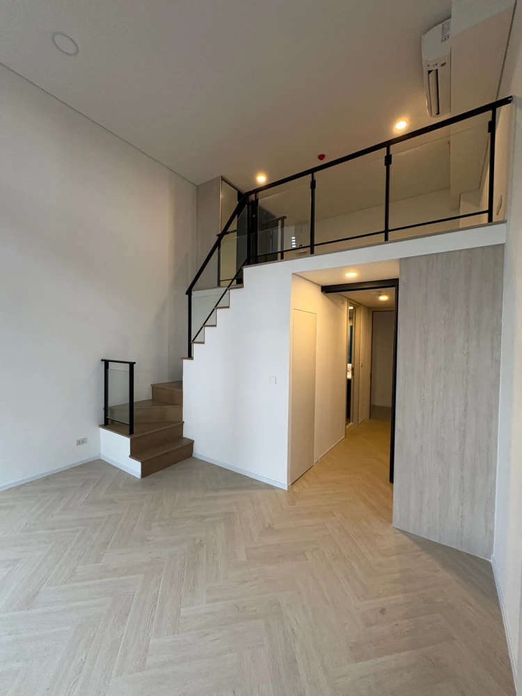 For sale: Landmark @MRTA Station, good location, attractive project, hurry and reserve now!