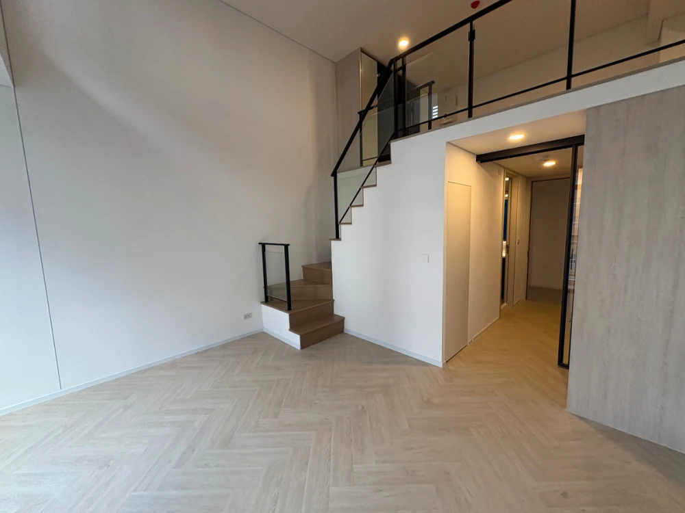 For sale: Landmark @MRTA Station, good location, attractive project, hurry and reserve now!