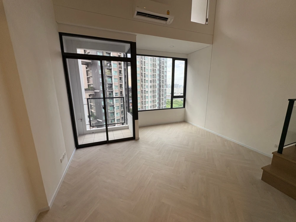For sale: Landmark @MRTA Station, good location, attractive project, hurry and reserve now!