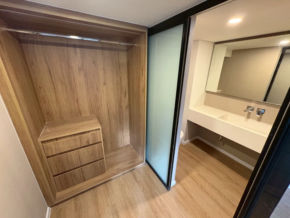 For sale Landmark @MRTA Station, spacious room, comfortable, airy, hurry and reserve now.