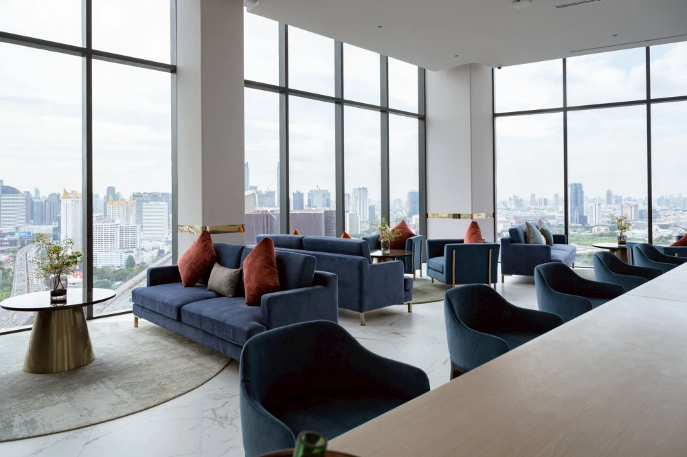 For sale Landmark @MRTA Station, 2-story room with 4.4 meter high ceiling, facing north, not hot, reserve now.