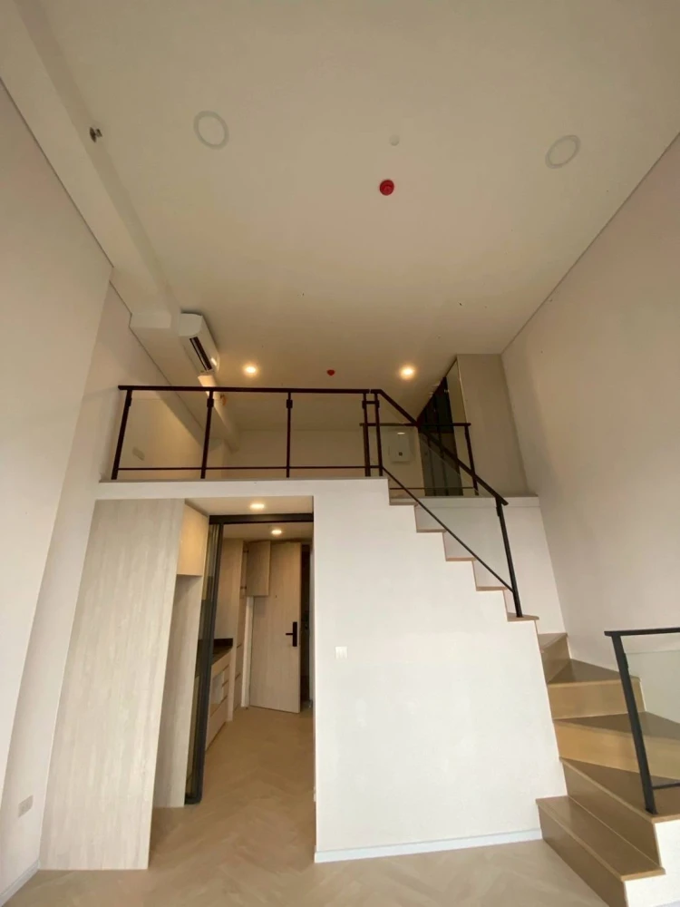 For sale Landmark @MRTA Station, Building B, 15th floor, North side, 2-storey room, very beautiful room number, hurry to reserve before you miss out.