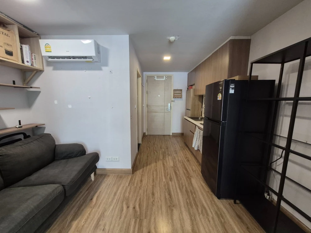 For sale: Le Crique Sukhumvit 64/2, spacious room with plenty of usable space, comes fully furnished. Don't miss out on this great deal!