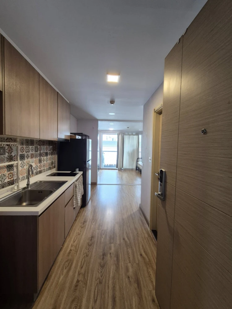 For sale: Le Crique Sukhumvit 64/2, spacious room with plenty of usable space, comes fully furnished. Don't miss out on this great deal!