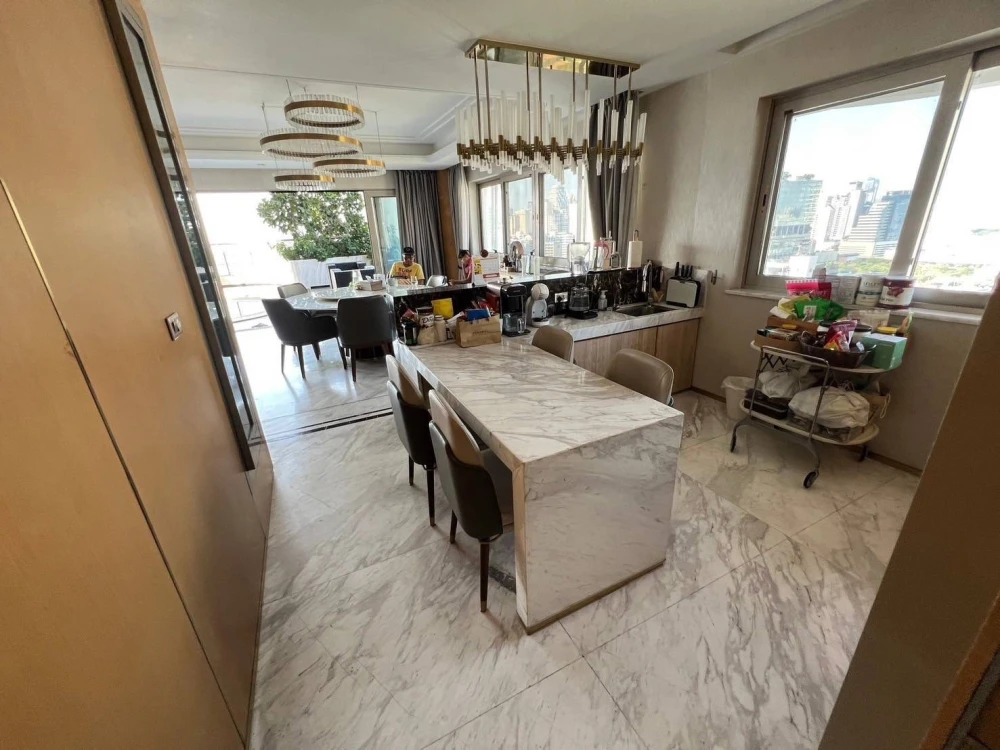 ขาย Le Raffine sukhumvit 24 ห้องใหญ่มาก มีสระว่ายน้ำส่วนตัวที่ห้อง บรรกาศเหมือนอยู่บ้าน ซื้อแล้วเข้าอยู่ได้เลย