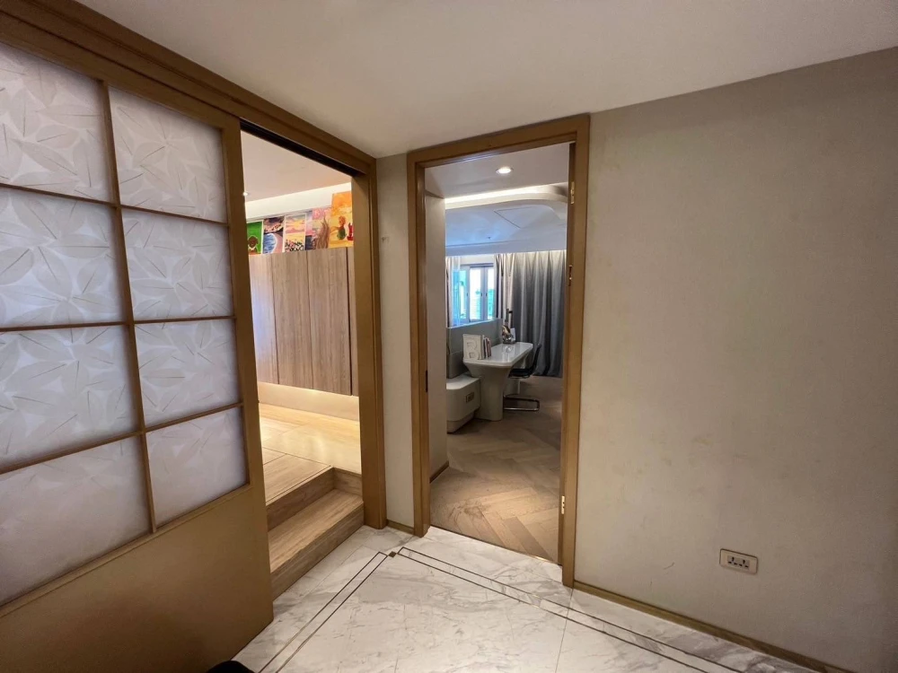 ขาย Le Raffine sukhumvit 24 ห้องใหญ่มาก มีสระว่ายน้ำส่วนตัวที่ห้อง บรรกาศเหมือนอยู่บ้าน ซื้อแล้วเข้าอยู่ได้เลย