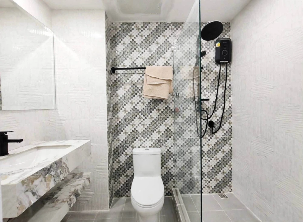 Selling Le Rich Rama 3, top floor (22nd floor). Very spacious room, beautifully decorated, very livable. Book now!