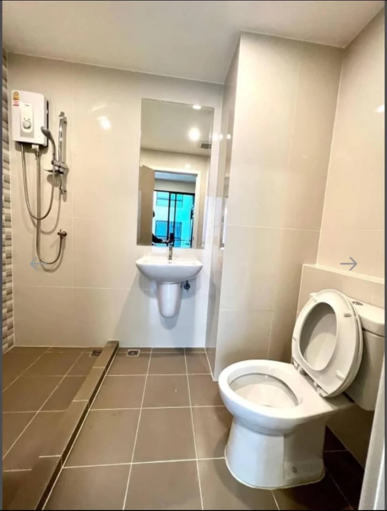 For sale Lesto condo Sukhumvit 113, nice room, friendly price. You can carry your bag.