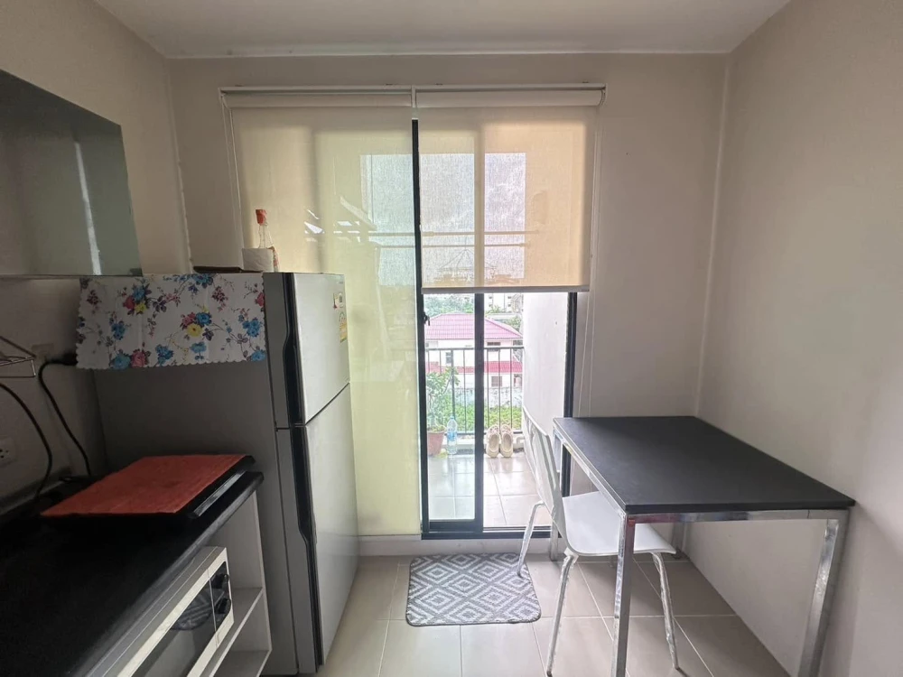 For sale Lesto condo Sukhumvit 113, nice room, friendly price. You can carry your bag.