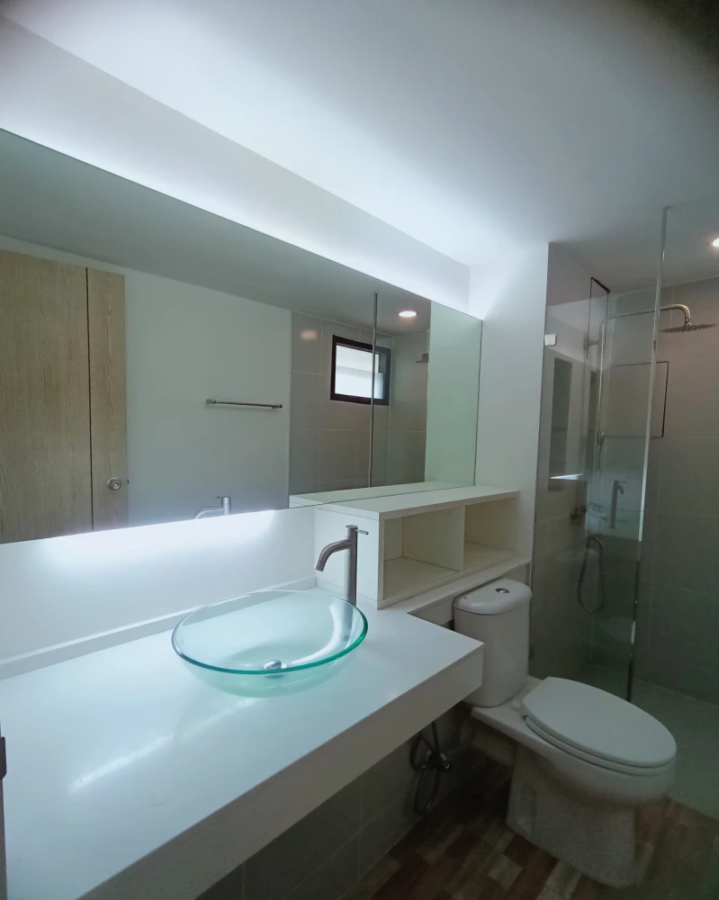 Selling Level Condominium, empty room, well separated, room decoration lovers, I must say that you definitely can't miss it.