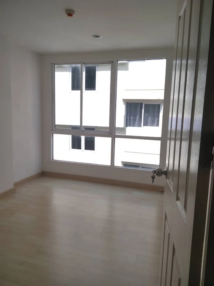 For sale: LEVO Ladprao 18 Phase 2. The room is comfortable and clean. You will regret it if you miss it.