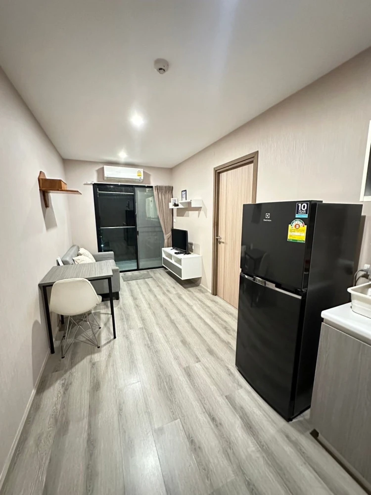 Library House for sale, Charan Sanit Wong 13, corner room with privacy, comes with complete furniture, hurry and reserve now.