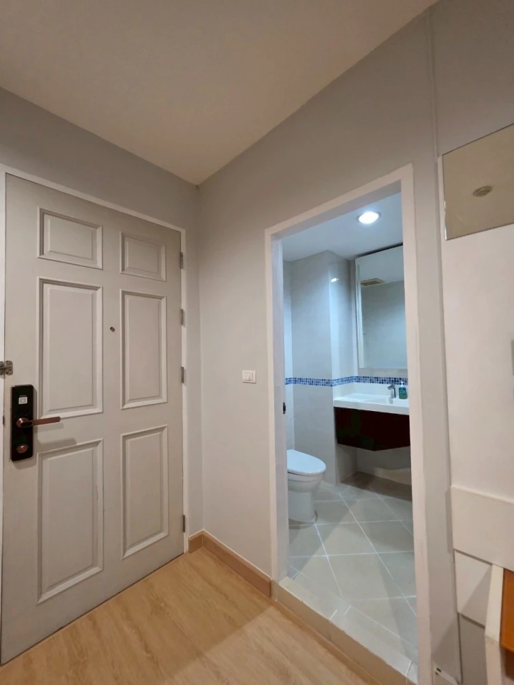 For sale: Life @ Ratchada-Huaikwang, 1 bedroom, 1 bathroom, fully furnished and equipped. Don't miss out!