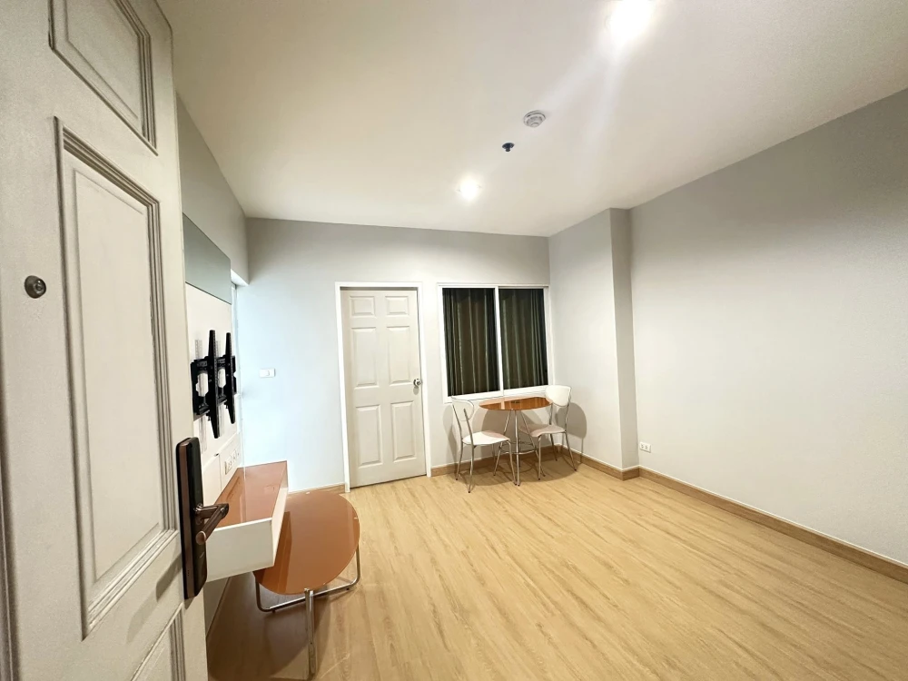 For sale: Life @ Ratchada-Huaikwang, 1 bedroom, 1 bathroom, fully furnished and equipped. Don't miss out!