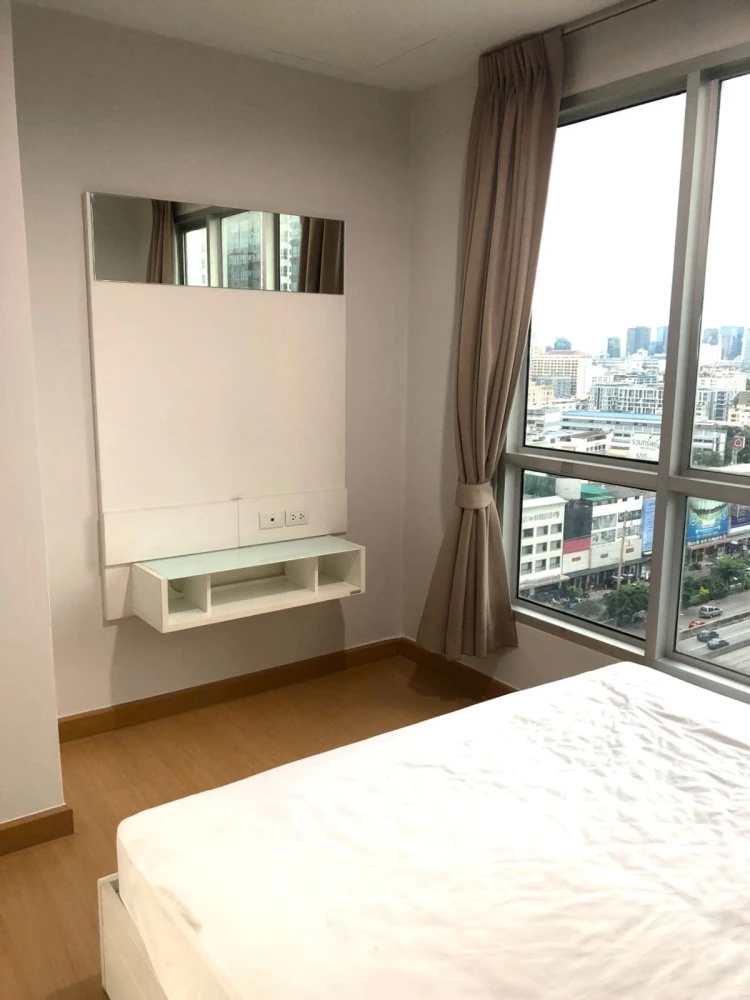 Life @ Ratchada-Huaikwang condo for sale, 15th floor, high floor with city view. Interested in owning one? Book now!