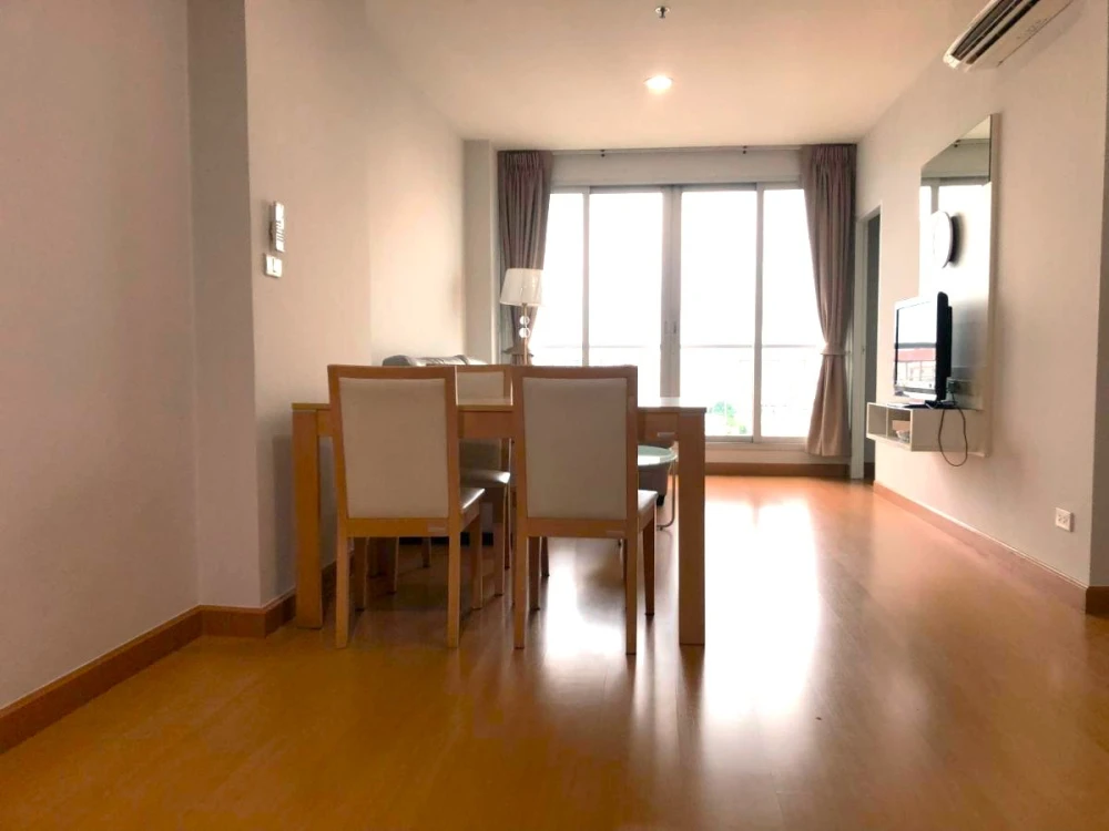 Life @ Ratchada-Huaikwang condo for sale, 15th floor, high floor with city view. Interested in owning one? Book now!
