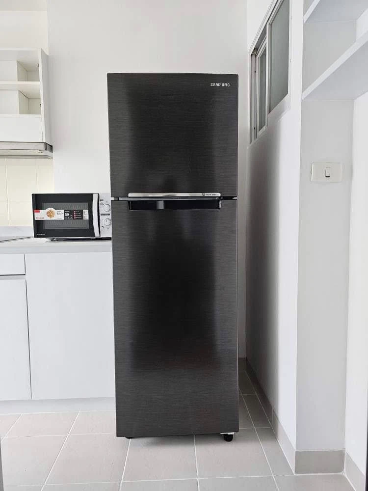 For sale: Life @ Sukhumvit 65, spacious room, lots of usable space, fully furnished and equipped with appliances. Reserve now!