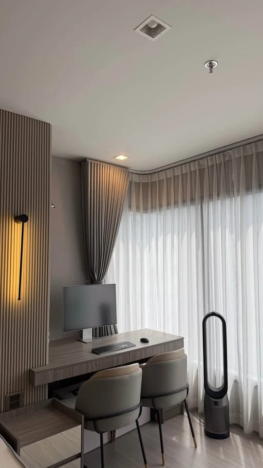 For sale: Life Asoke Hype, high floor, good view, no permanent building blocking, fully furnished, ready to move in