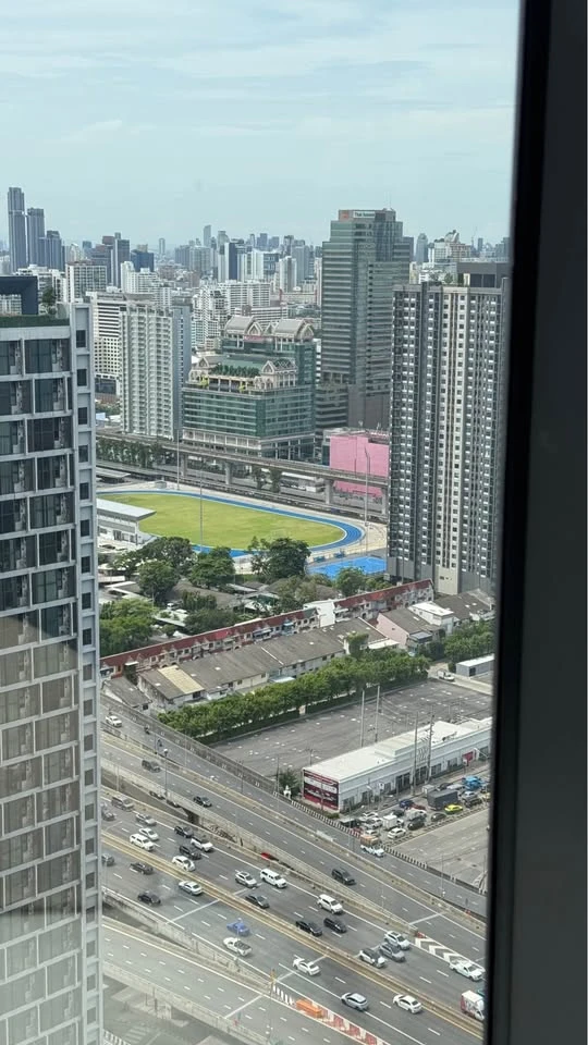 For sale: Life Asoke Hype, high floor, good view, no permanent building blocking, fully furnished, ready to move in