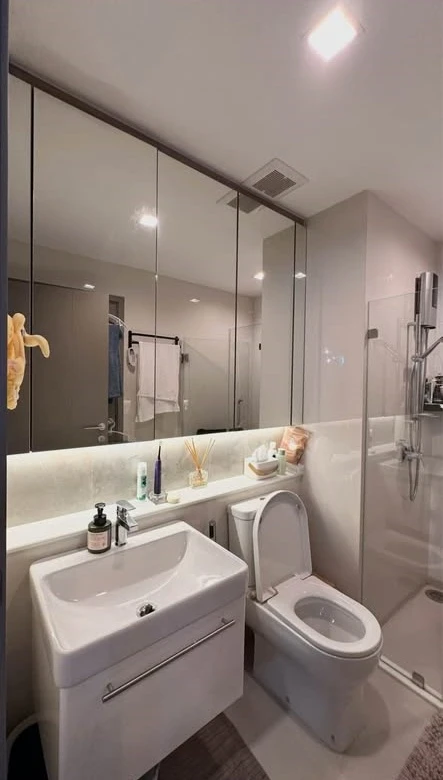 For sale: Life Asoke Hype, high floor, good view, no permanent building blocking, fully furnished, ready to move in