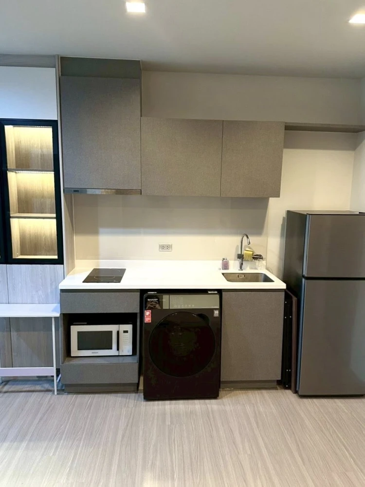 For sale: Life Asoke Hype, 1 bedroom, 1 multipurpose room, Asoke view, not blocked, don't miss it.