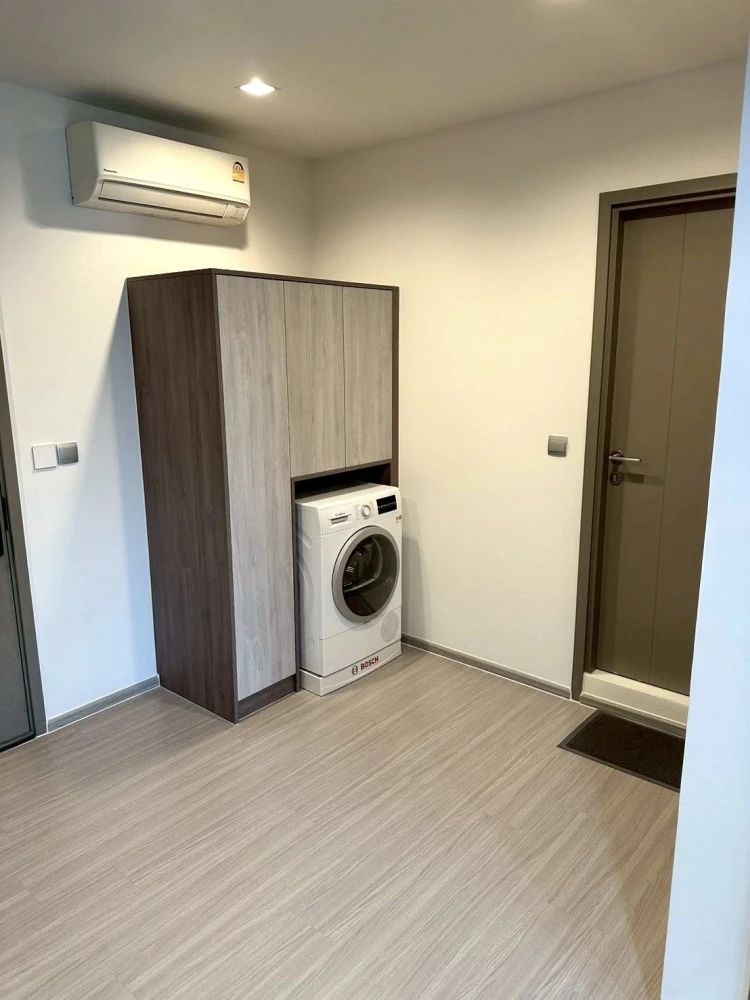 For sale: Life Asoke Hype, 1 bedroom, 1 multipurpose room, Asoke view, not blocked, don't miss it.