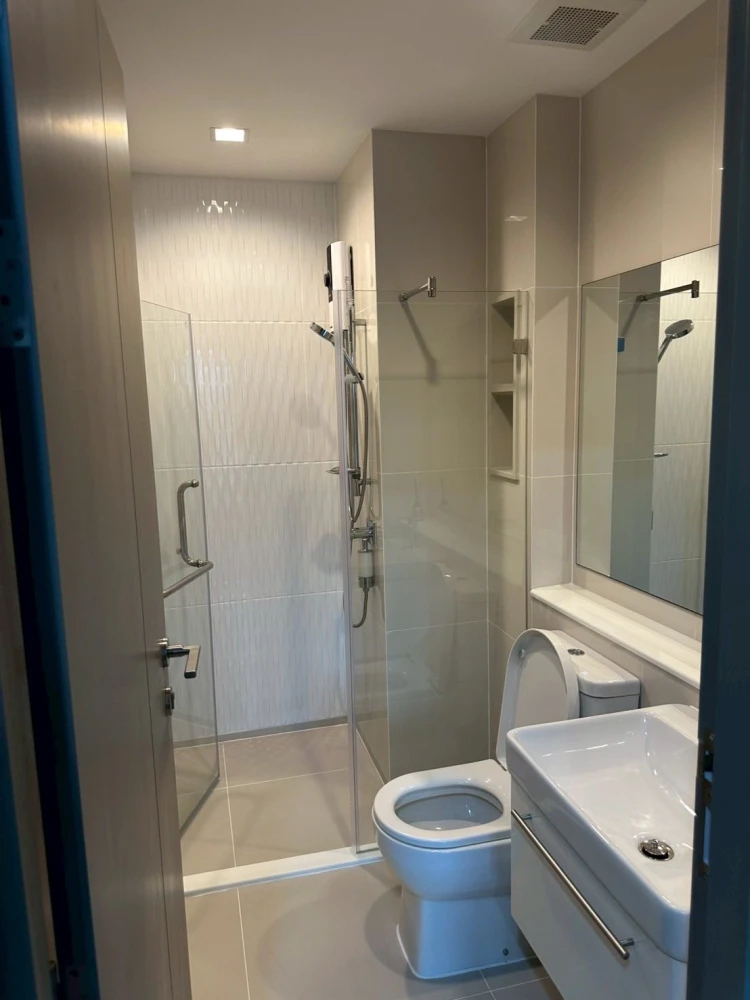 For sale: Life Asoke Hype, 1 bedroom, 1 multipurpose room, Asoke view, not blocked, don't miss it.