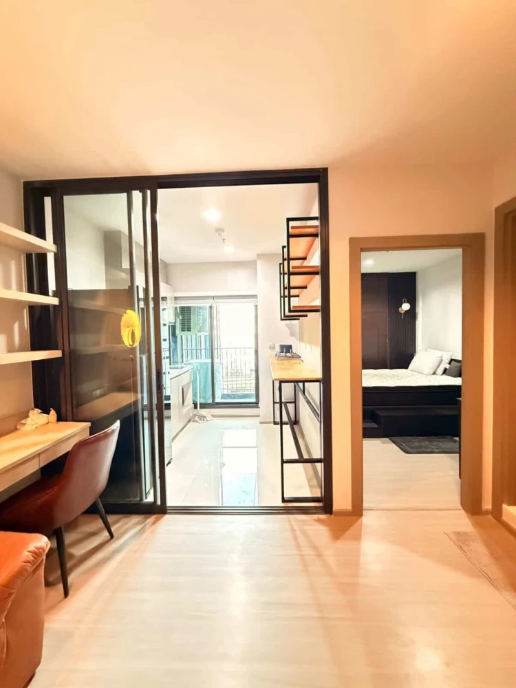 Selling a unit at Life Asoke-Rama 9, 10th floor. A lovely unit, fully furnished. Interested in owning it? Reserve now!
