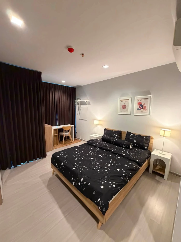 Life Asoke-Rama 9 condo for sale, 18th floor, great view, fully furnished, ready to move in. Book now!