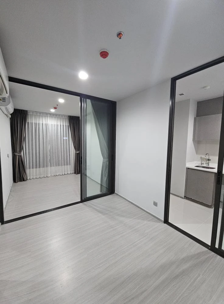 For sale: Life Asoke-Rama 9, north-facing room, good location, lots of usable space, complete amenities, reserve now!