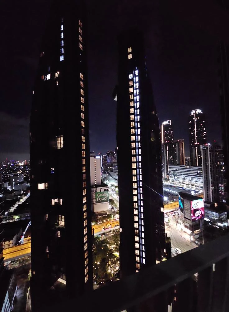 For sale: Life Asoke-Rama 9, north-facing room, good location, lots of usable space, complete amenities, reserve now!